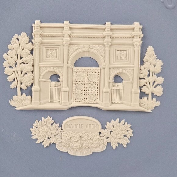 Vintage Wedgwood Collector Plate Marble Arch Christmas Blue Jasperware 1981 - Picture 2 of 9